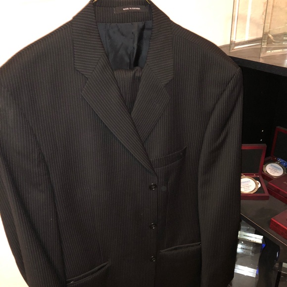 Calvin Klein Classic 3 Button Suit 44R 38x32 Mint!